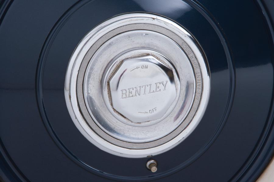 Детали экстерьера 1935 Bentley 3&frac12;-Litre Coupe 1935 года  (фото 10 из 16)